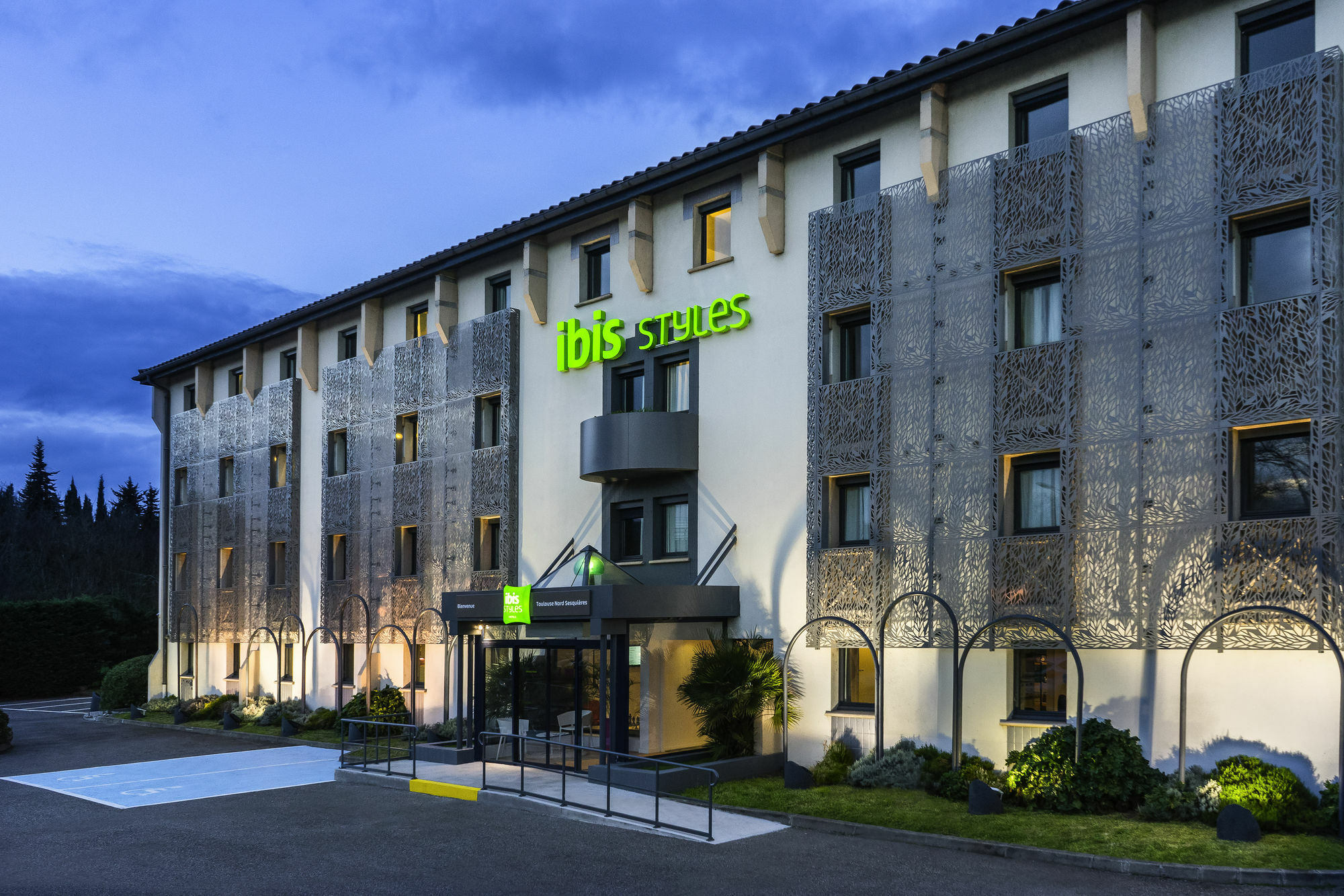 Отель Ibis Styles Toulouse Nord Sesquieres Экстерьер фото